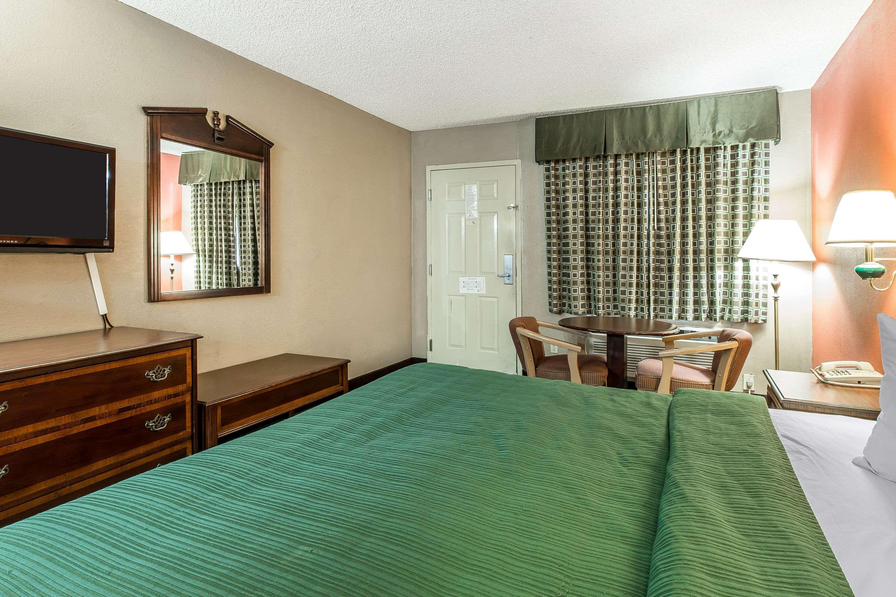 Quality Inn And Suites Macon Exterior foto
