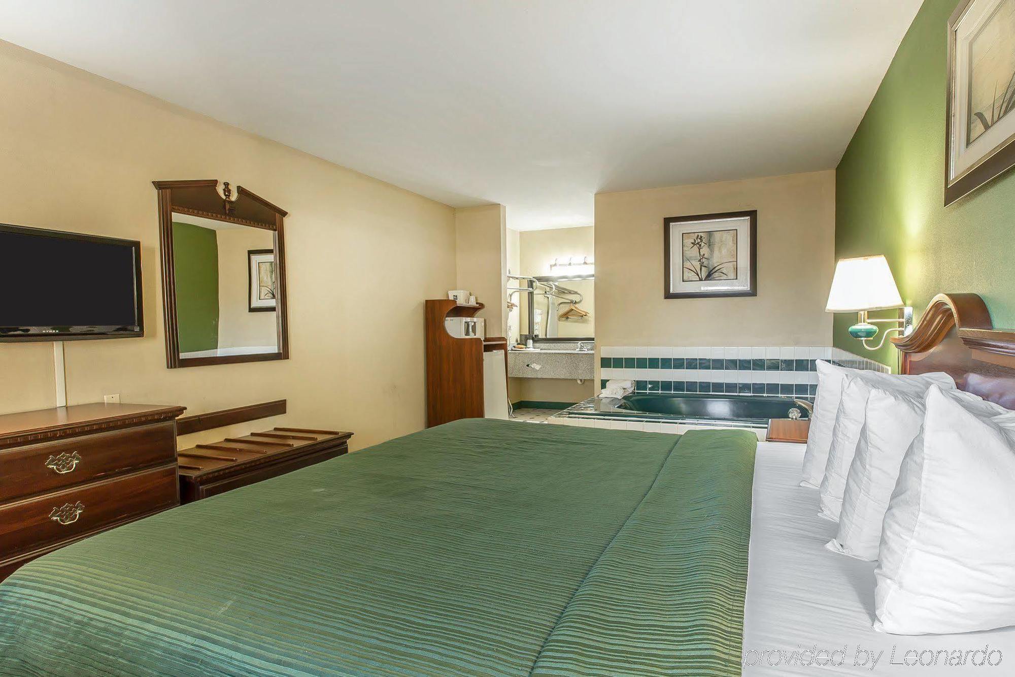 Quality Inn And Suites Macon Exterior foto